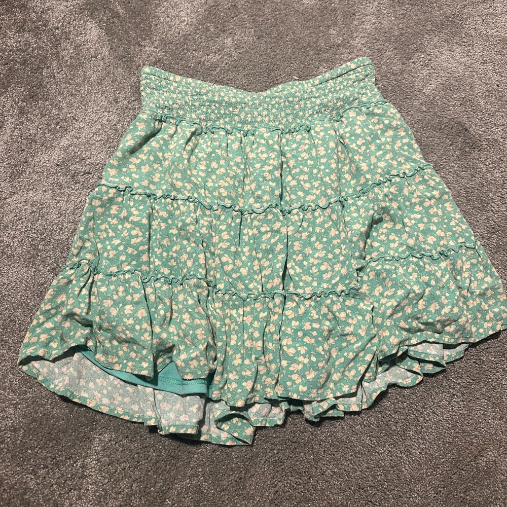 American Eagle blue floral skirt